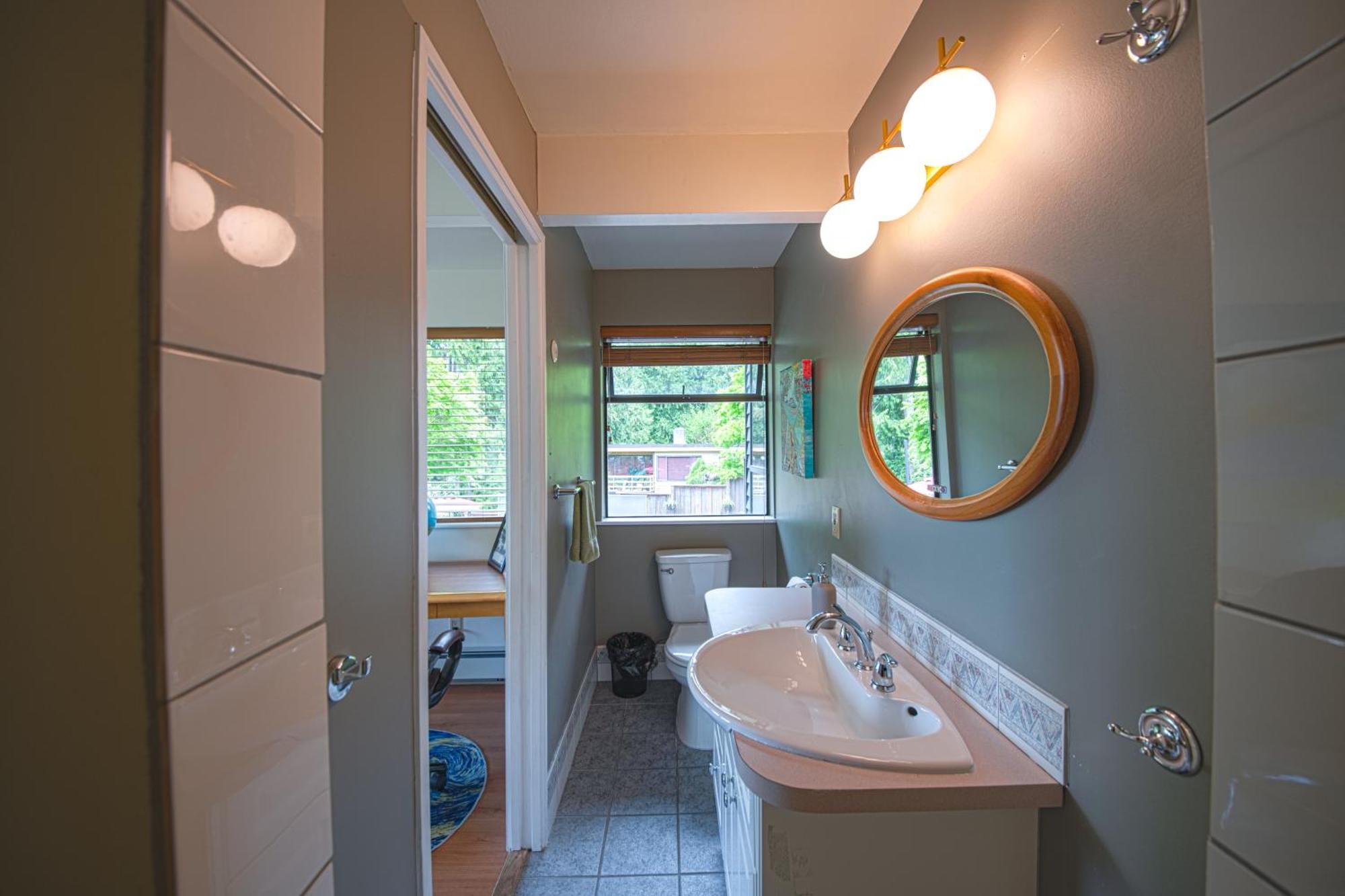 Seymour Private Bedroom, Ensuite Bathroom With Shared Pool, Hot Tub With Views Северный Ванкувер Экстерьер фото